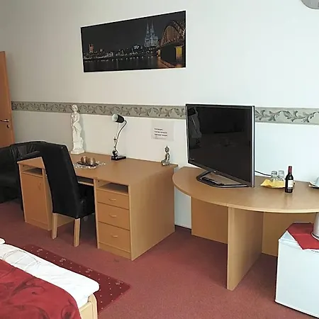 Eigelstein Hotel 2*